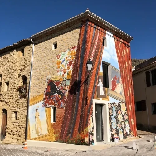 Cornillon-Confoux, l'Office de Tourisme 8